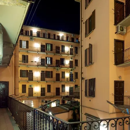 Porta Venezia • Duomo Wi-fi • Netflix • Metro شقة *