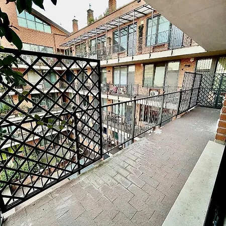 Apartment Mecenate Metropolitan Flat