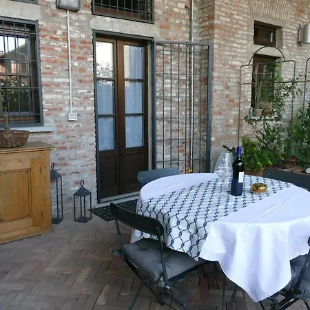 Naviglio Grande In Milánó