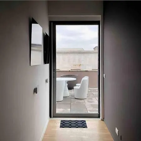 Apartment Penthouse 5 Min From Duomo Di *