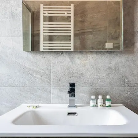 La Petite Maison Sur Le Toit *