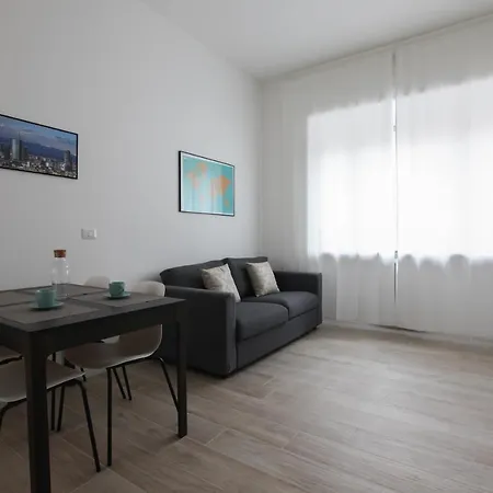 Lovely - Lovely Porta Romana