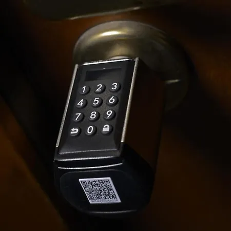 Apartmán Cenisio - Corso Sempione Accogliente Mansarda Di Design Milán