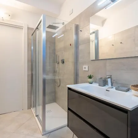 Sansiro-duomo, Exclusive Apartment, Wifi & Netflix Daire *