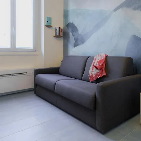 Bnbutler - Schiaparelli *