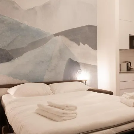 Bnbutler - Schiaparelli * Milaan