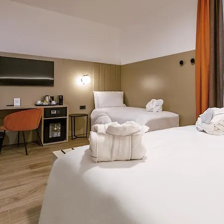 Bb Smarthotel Duomo 4* מילאנו