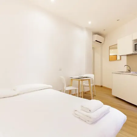 Guesthost - In The Heart Of Milano!