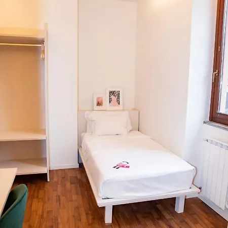 Easy - And Navigli Milano