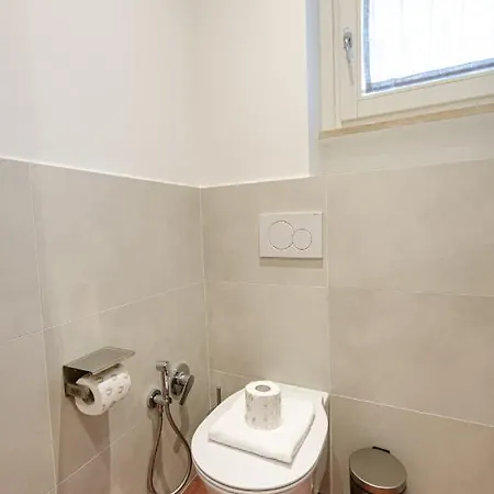 Velasquez - B - San Siro Apartmán Milán