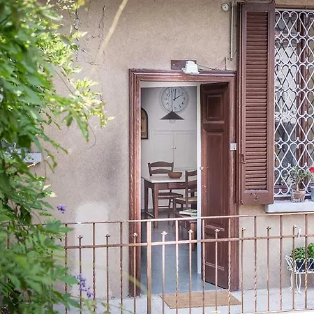 Typical Milanese Flat * מילאנו