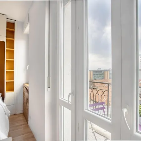 Apartamento Joivy Vibrant With Balcony *