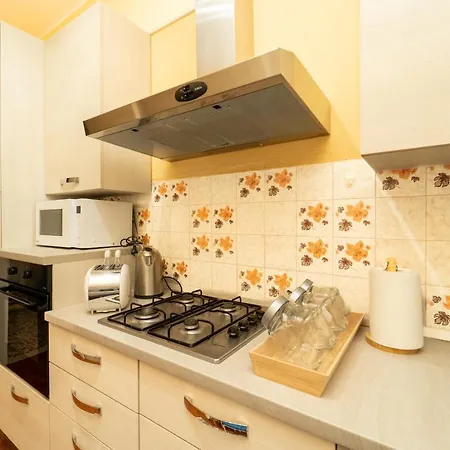 Trilocale Con Parcheggio Privato *