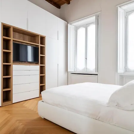 Fifty Eight Santo Stefano Apartment