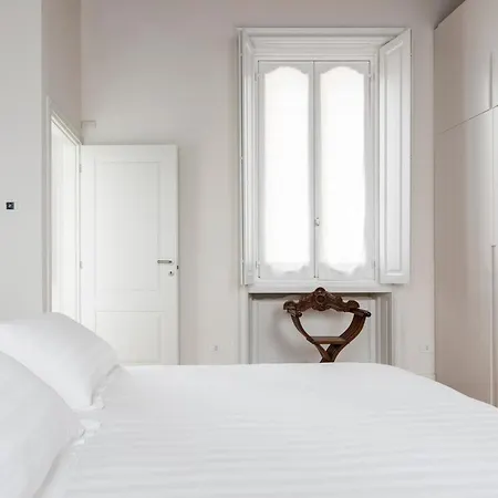 Fifty Eight Santo Stefano * Milano