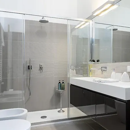 Business & Luxury - Monte16 * ميلان