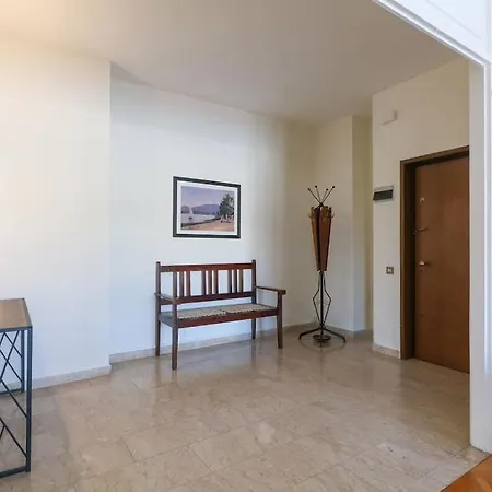 Elegante E Spazioso Zona Solari Apartment Milan