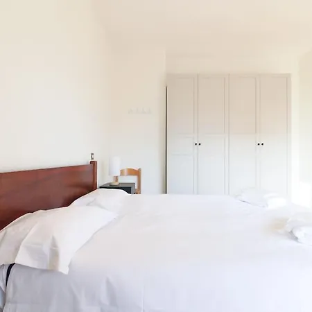 Elegante E Spazioso Zona Solari Apartamento Milão