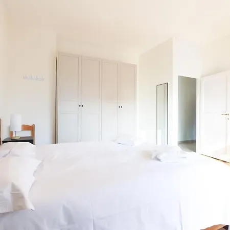 Elegante E Spazioso Zona Solari Apartment Milan
