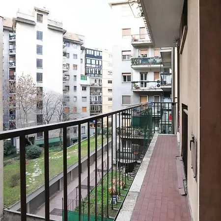 Elegante E Spazioso Zona Solari * Milan