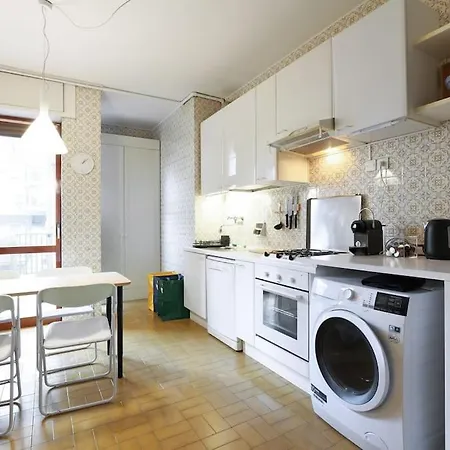 Elegante E Spazioso Zona Solari Apartment