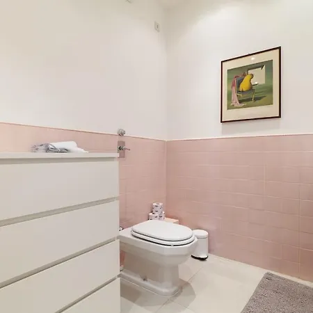 Elegante E Spazioso Zona Solari