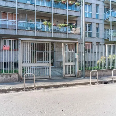 Zona Navigli - Smart House Con Tv 50 E Fast Wifi Lägenhet