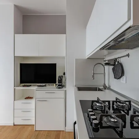 Easylife - Sofisticato Monolocale Con Terrazzino Nel Cuore Di Porta Venezia