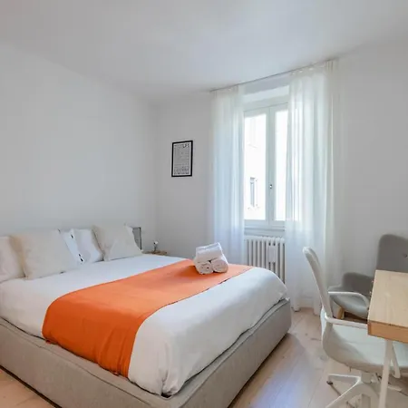 Easylife: Modern Near Porta Venezia And Indro Montanelli Park Milan