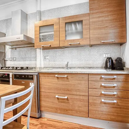 Altido Lovely Flat With Balcony