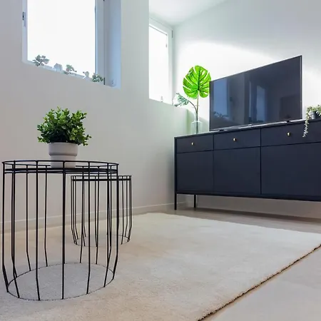 I Host - Val Strona * Mailand