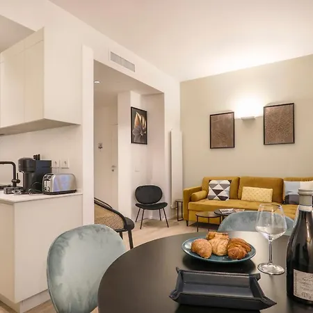 Repubblica I-hosted By Sweetstay شقة *