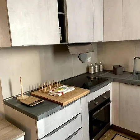 Apartment Con Terrazzo Sui Tetti Milanesi Milan