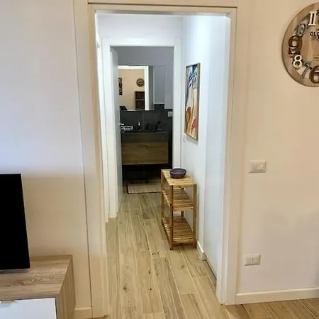 Con Terrazzo Sui Tetti Milanesi