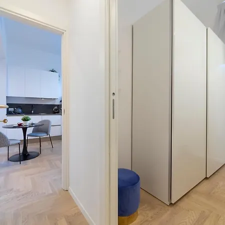 I Host - Val Strona ميلان