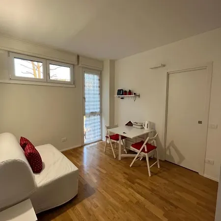Cherry's House M1 Bande Nere - San Siro- M4 Linate Apartmán *