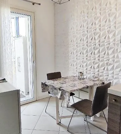 Bloom Modern House - Apartment Milan