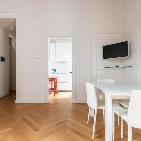 Fifty Eight Santo Stefano Apartment Milan