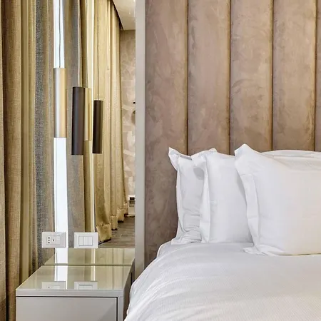 Le Del Corso The Smart Boutique By Ospitami Milan