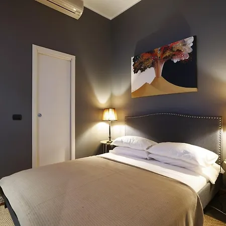 Elegant Medici Apartment
