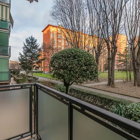 I Host - Falck 19 Милан