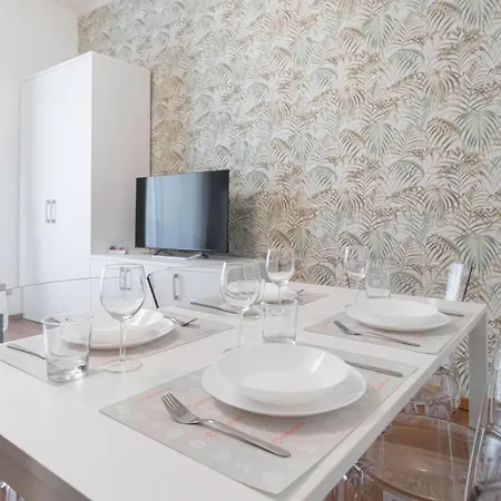 Italianway - The B Village New * Milán