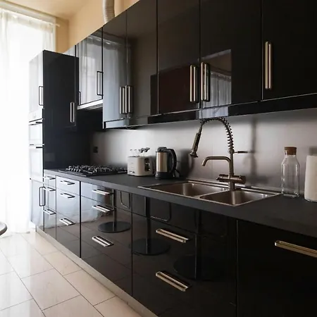 Italianway - The B Village New Apartmán *