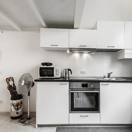 Apartment Frisi Milan