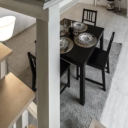 Apartment Frisi Milan