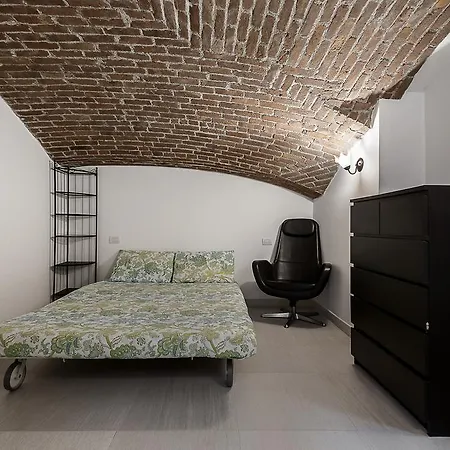Apartment Frisi Milan