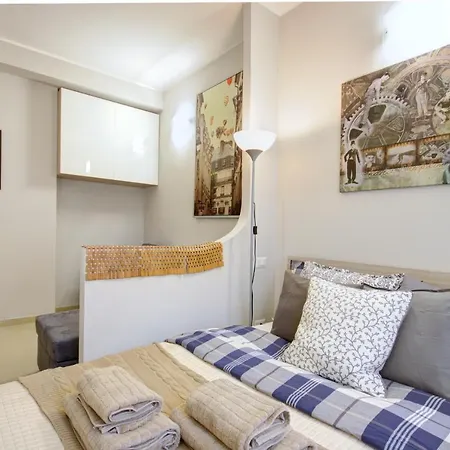 Milanrentals - Charlie