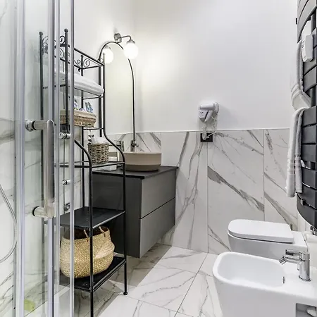 Appartement Beplace In San Babila Milan