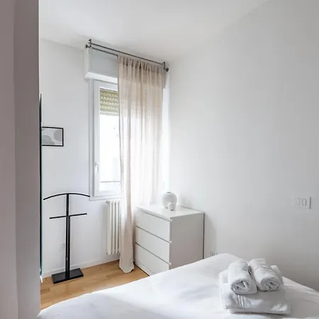 Easylife - Sofisticato Monolocale Con Terrazzino Nel Cuore Di Porta Venezia