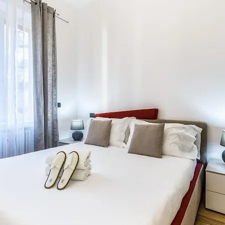 Beplace In San Babila Appartamento